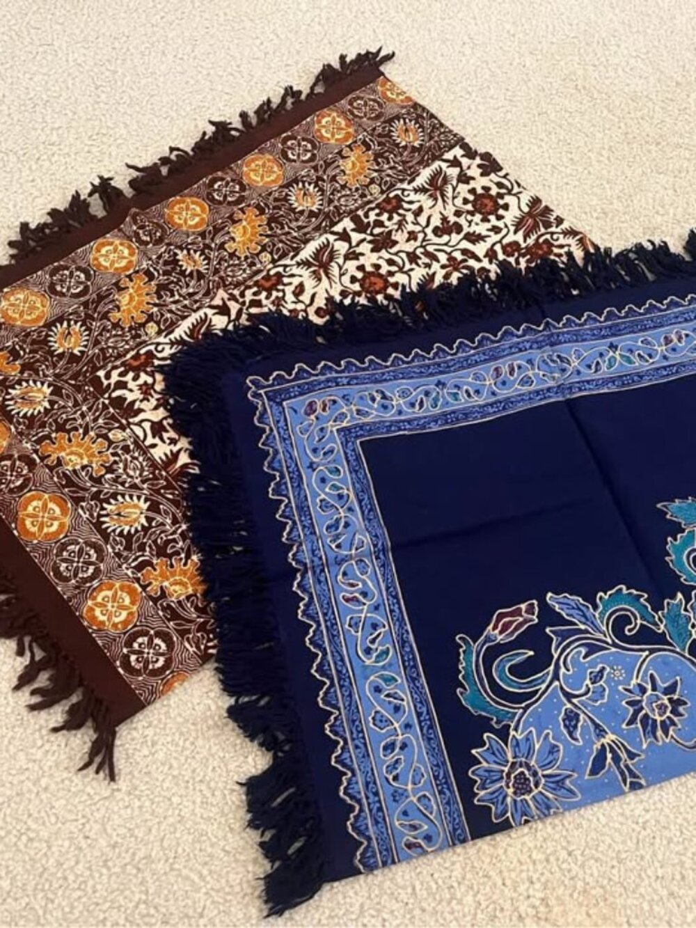 54" x 38" Table Cloths Set